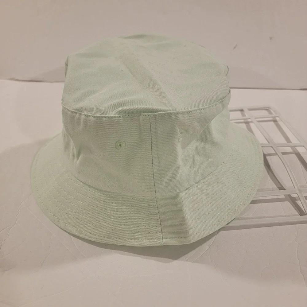 Disney Spirit Jersey Bucket Hat Green Walt Disney World Logo One Size Lightweigh
